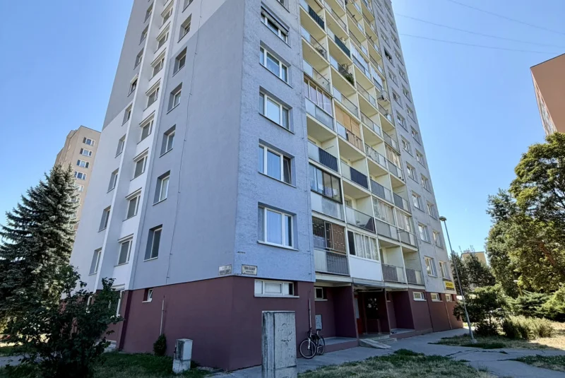 Tyršovo nábrežie 11